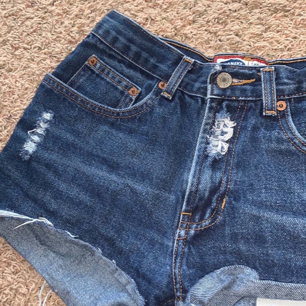 Cheeky high waisted old navy vintage shorts!